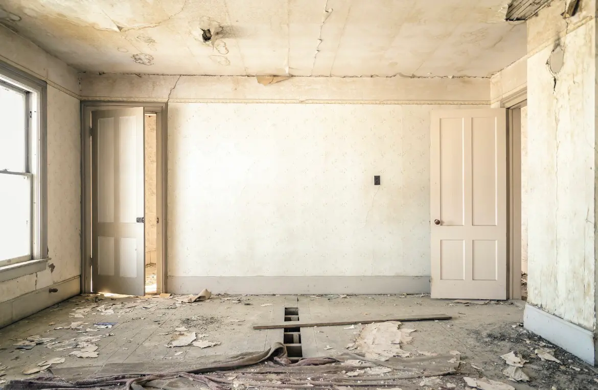 Waste disposal crew managing a cleanout project in Lehman